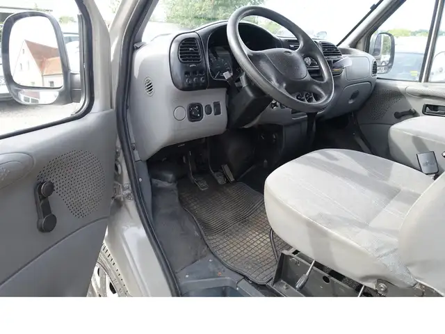 Ford Transit view 9