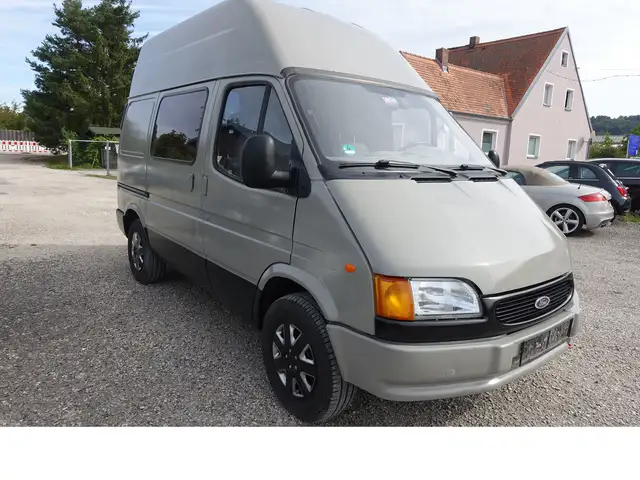 Ford Transit view 3