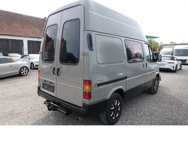 Ford Transit view 4