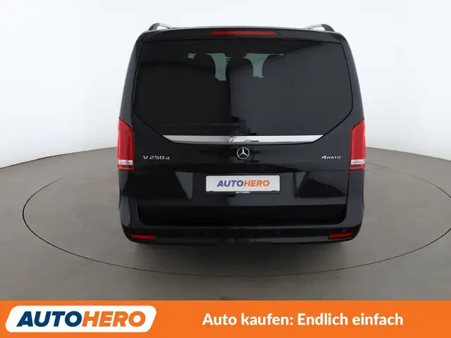 Mercedes-Benz V-Class view 5