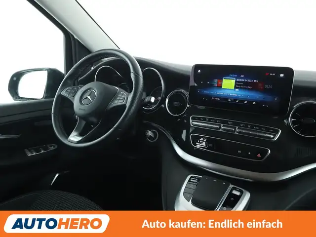Mercedes-Benz V-Class view 13