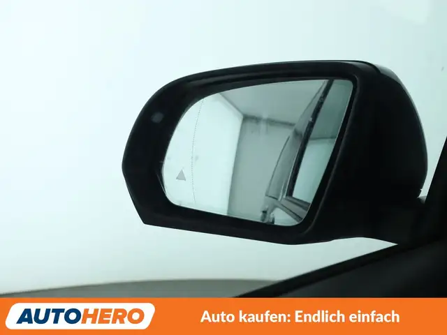 Mercedes-Benz V-Class view 28