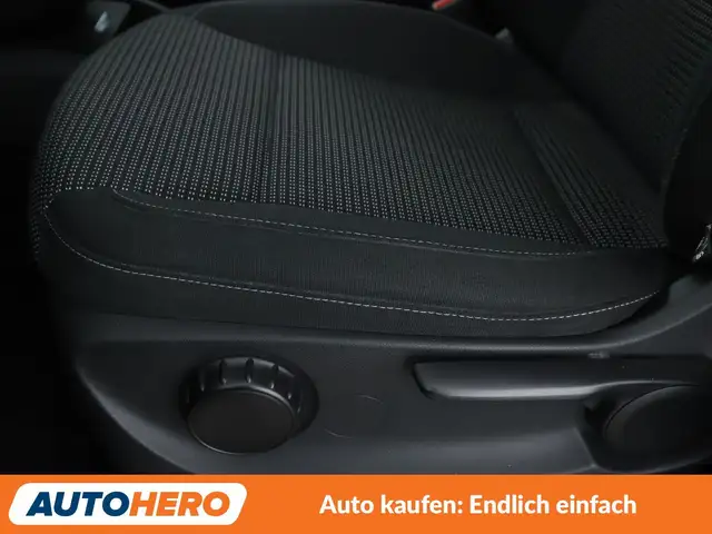 Mercedes-Benz V-Class view 30