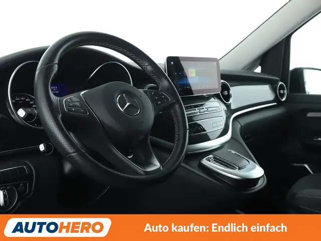 Mercedes-Benz V-Class view 11