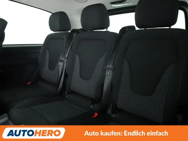Mercedes-Benz V-Class view 29
