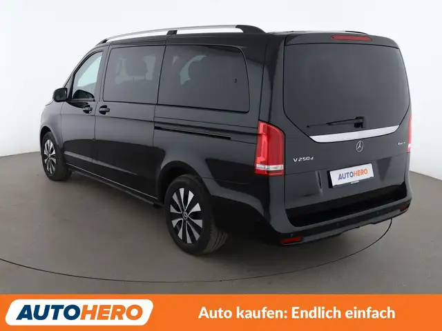 Mercedes-Benz V-Class view 4