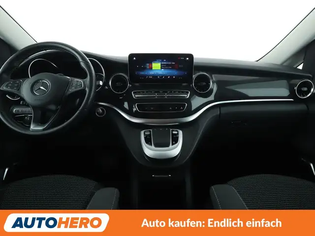 Mercedes-Benz V-Class view 12
