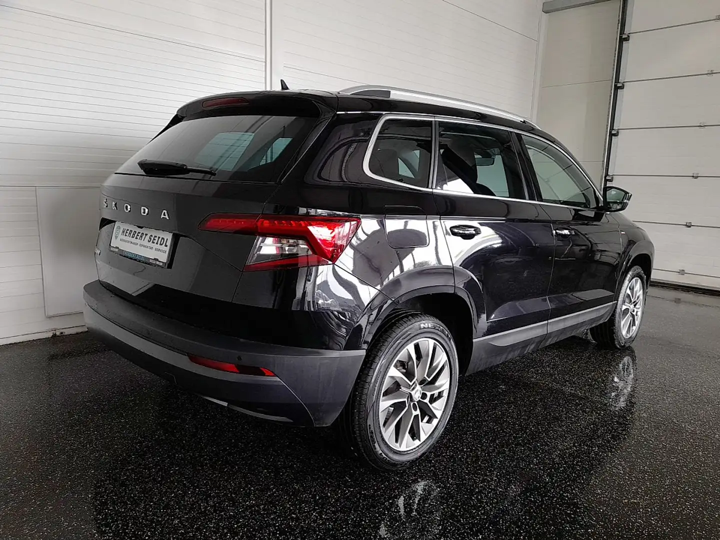 Skoda Karoq DRIVE 2,0 TDI DSG *VOLL-LED / 17 ZOLL / NAVI / ... Schwarz - 2