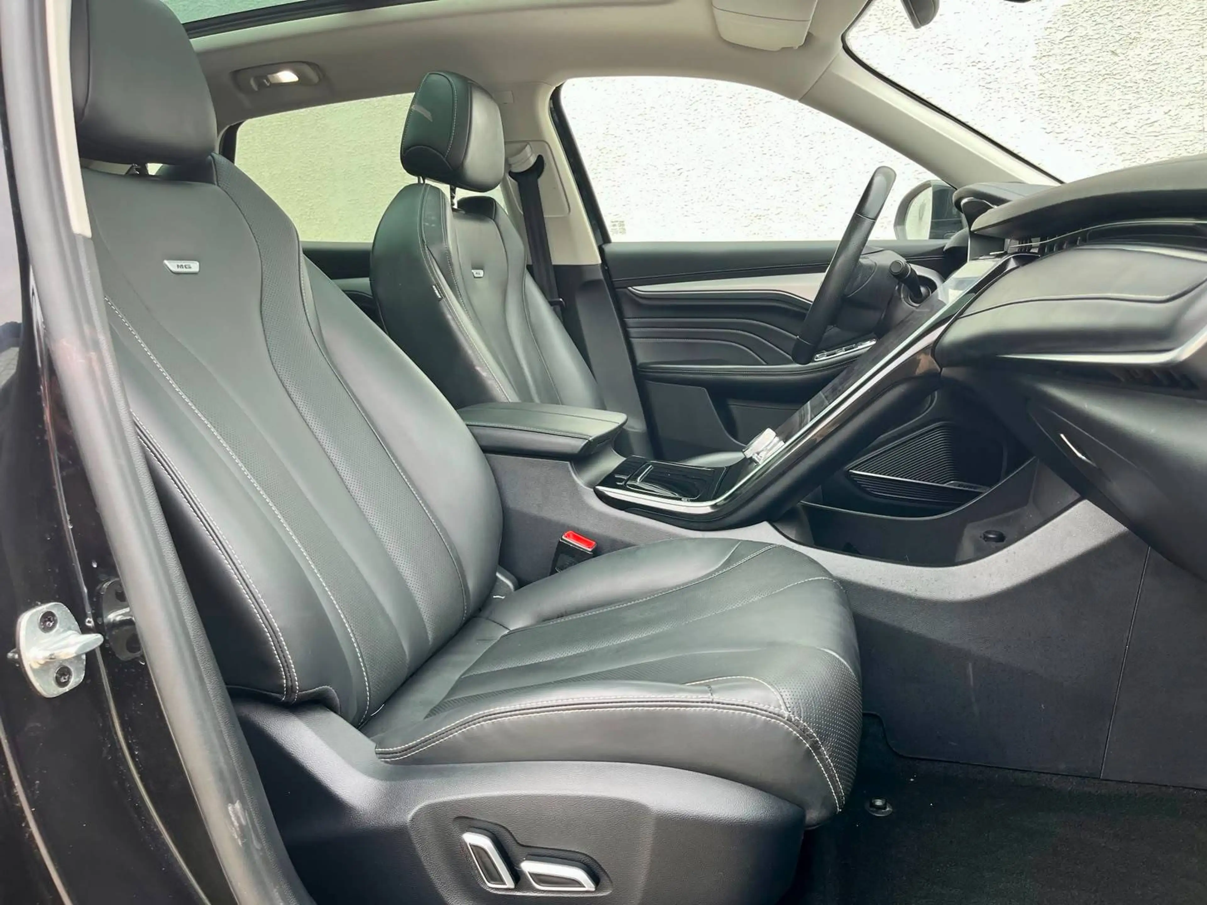 MG Marvel R 70 kWh Performance AWD LED/CUIR/TOIT-OUV/SIEGES-CHAUF/CAMERA360°/ACC — photo 8