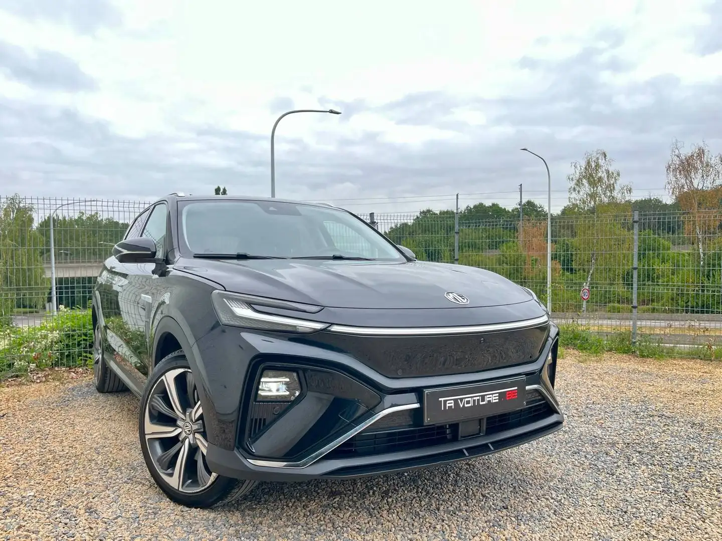 MG Marvel R 70 kWh Performance AWD LED/CUIR/TOIT-OUV/SIEGES-CHAUF/CAMERA360°/ACC Schwarz - 1