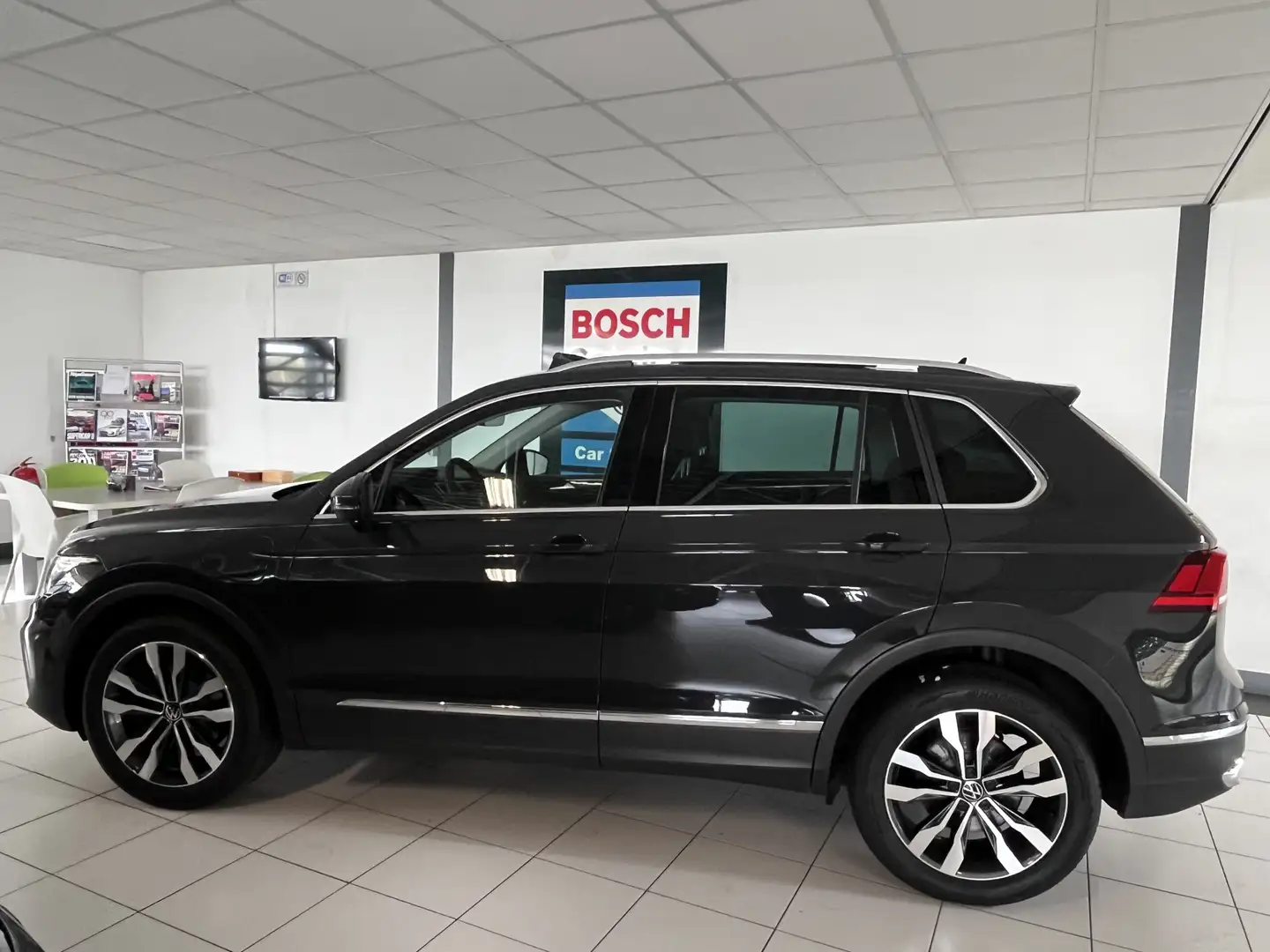 Volkswagen Tiguan 1.4 TSI eHybrid Business Panodak Gris - 2