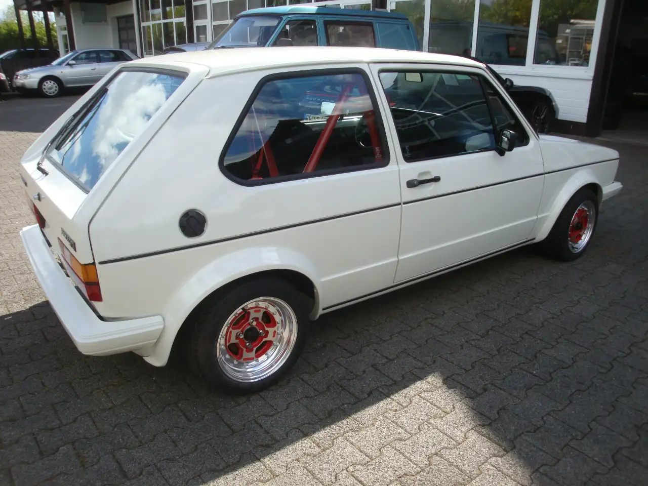 Volkswagen Golf GTI I mit Schiebedach mit nur 2280 KM Unrestauriert, foto 2