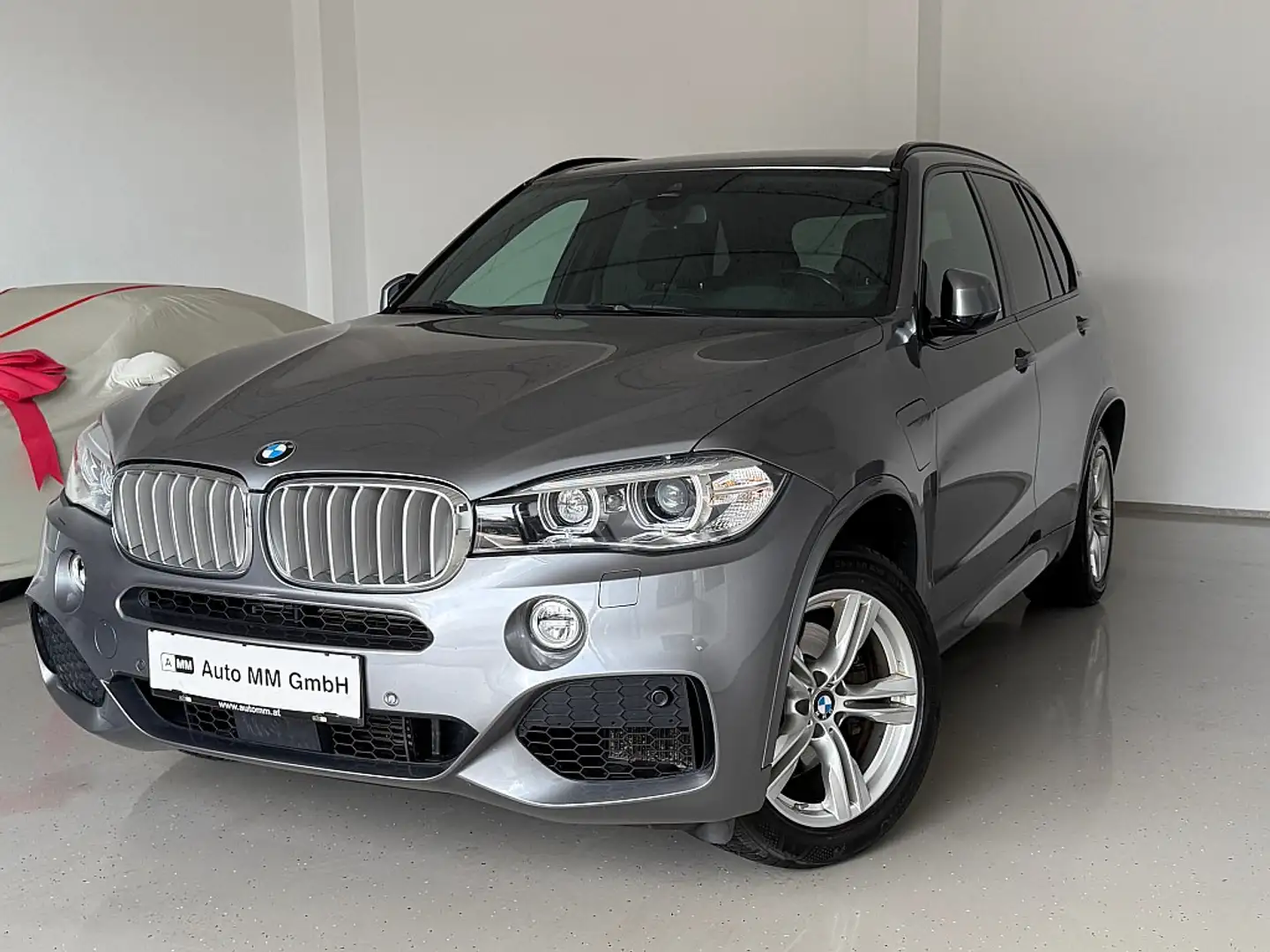 BMW X5 PHEV xDrive40e M Sport Paket Aut. AHK Grau - 1