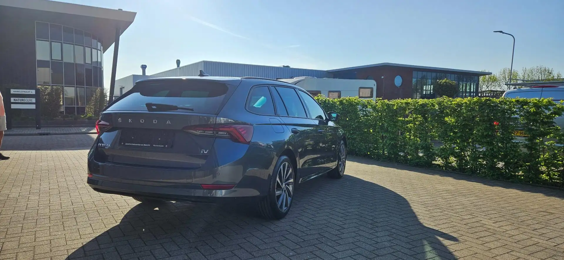 Skoda Octavia Combi 1.4 TSI iV PHEV Business Edition Plus Grijs - 2