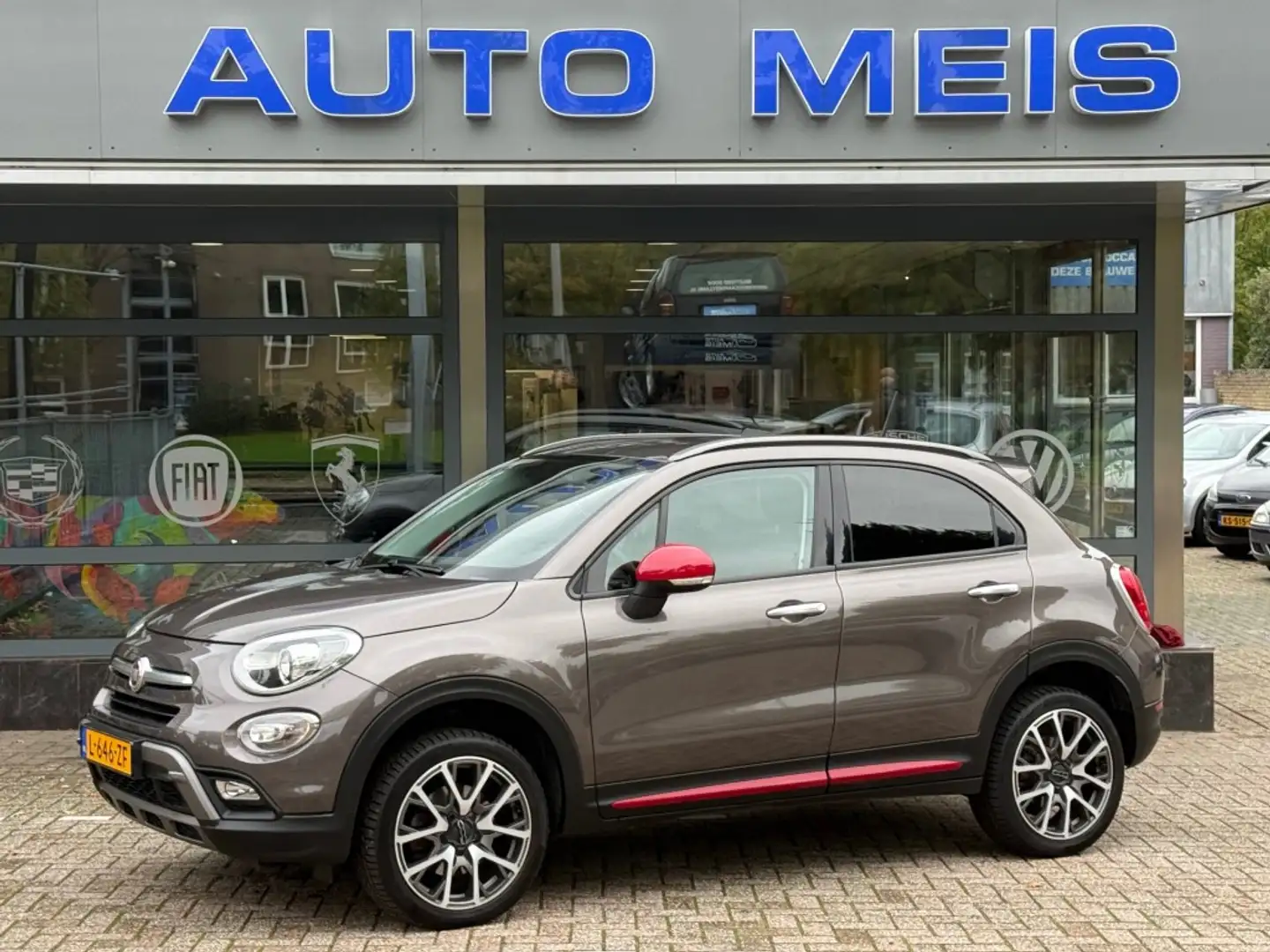 Fiat 500X 1.4 T MultiAir Lounge Automaat Navi Xenon Bruin - 1