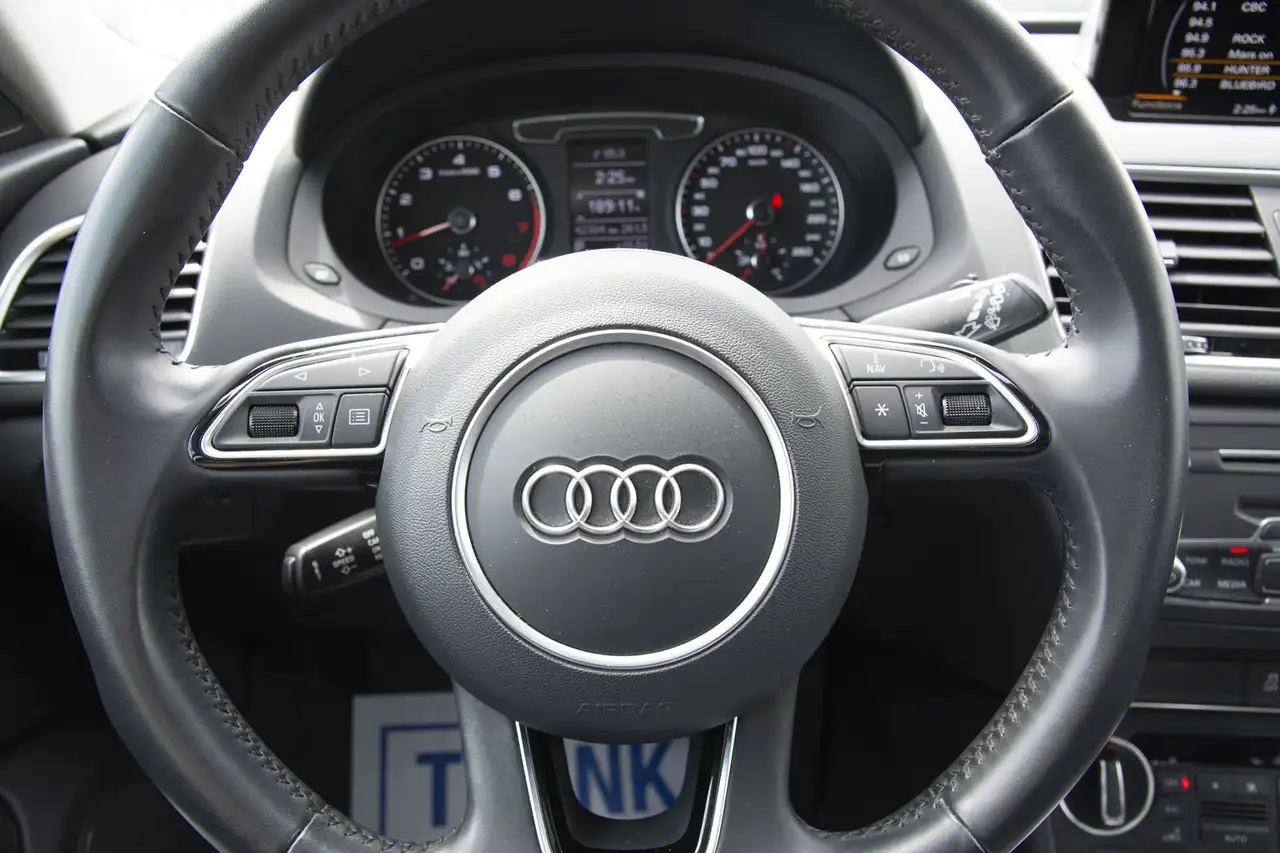 Audi Q3 снимка Audi Q3