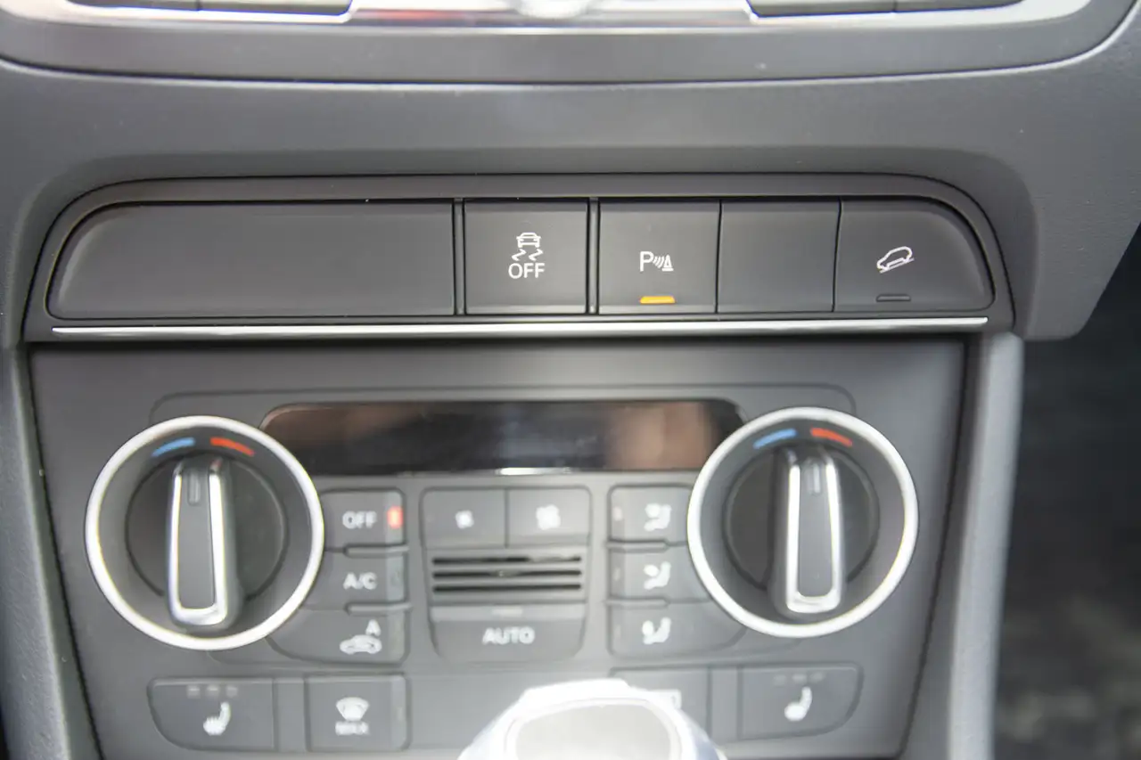 Audi Q3 снимка Audi Q3