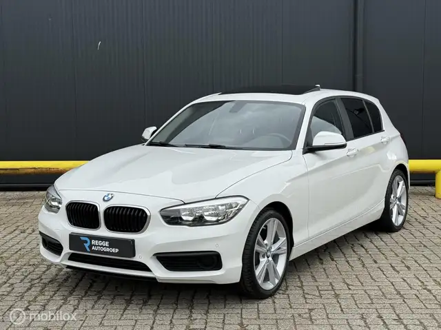 BMW 118 1-serie 118i Sport Line PANORAMADAK | AUTOMAAT