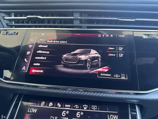 Audi RS Q8 view 10