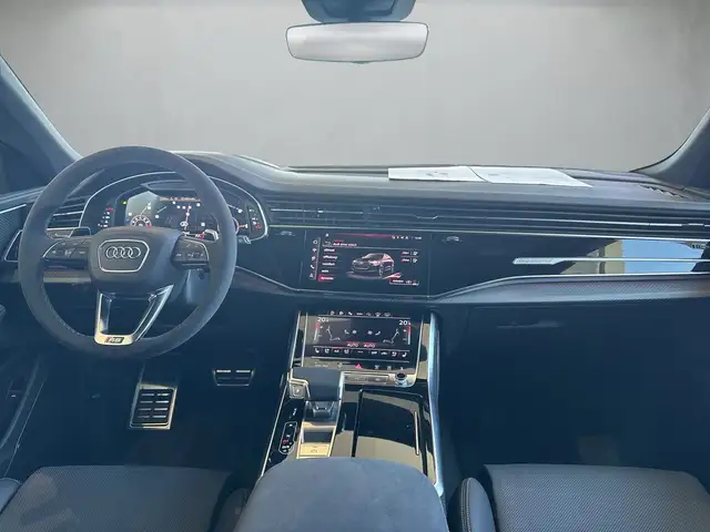 Audi RS Q8 view 8