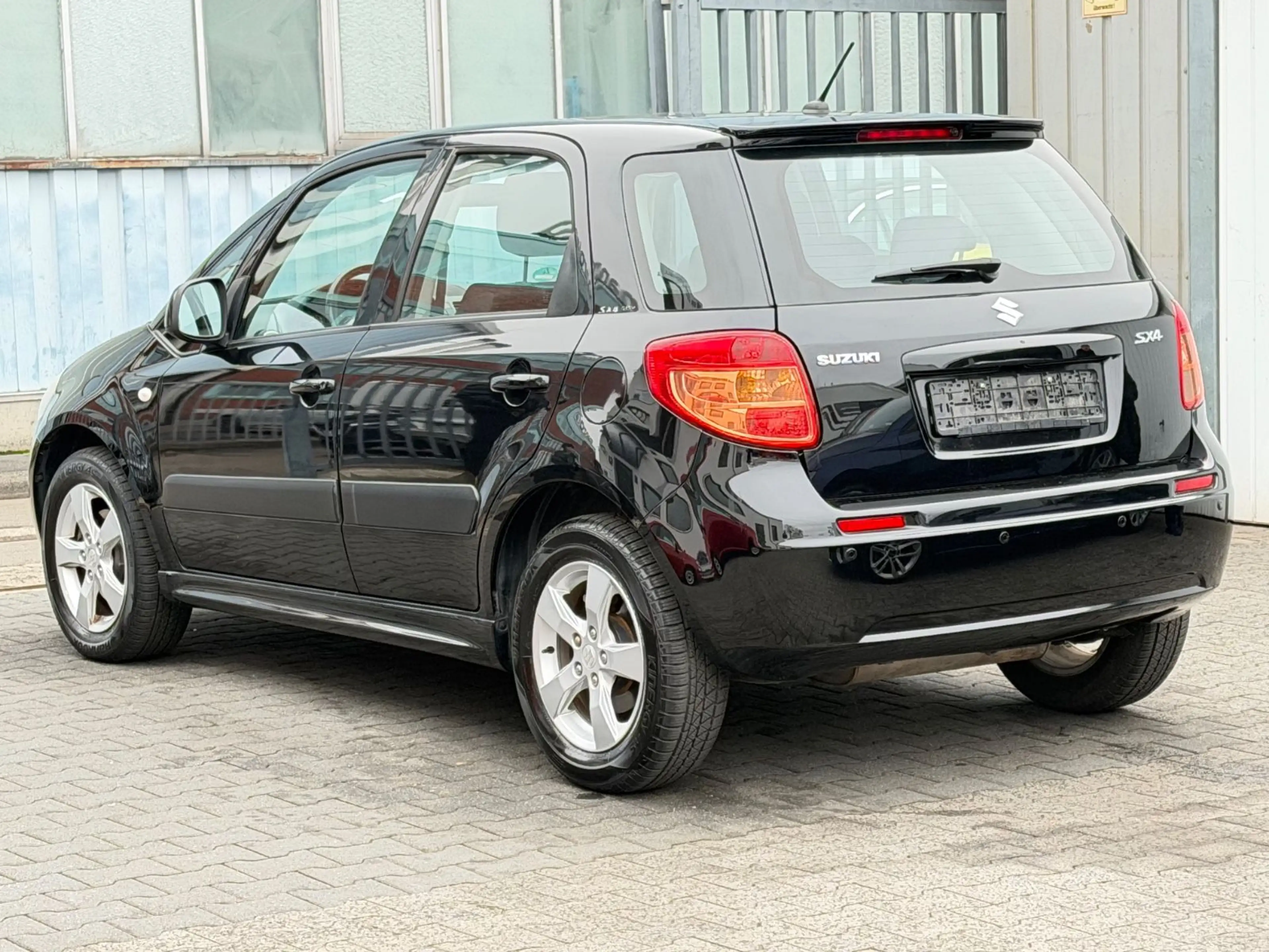 Suzuki SX4 Club — photo 8