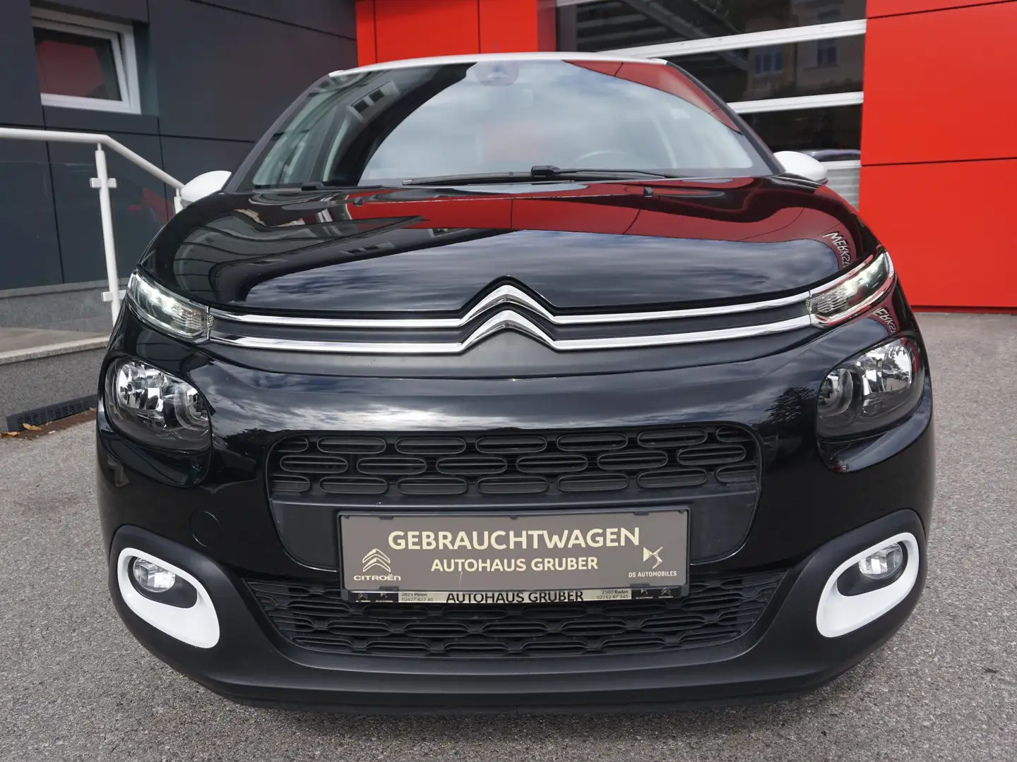 Citroen C3 PT 110 EAT6 Shine Schwarz - 2