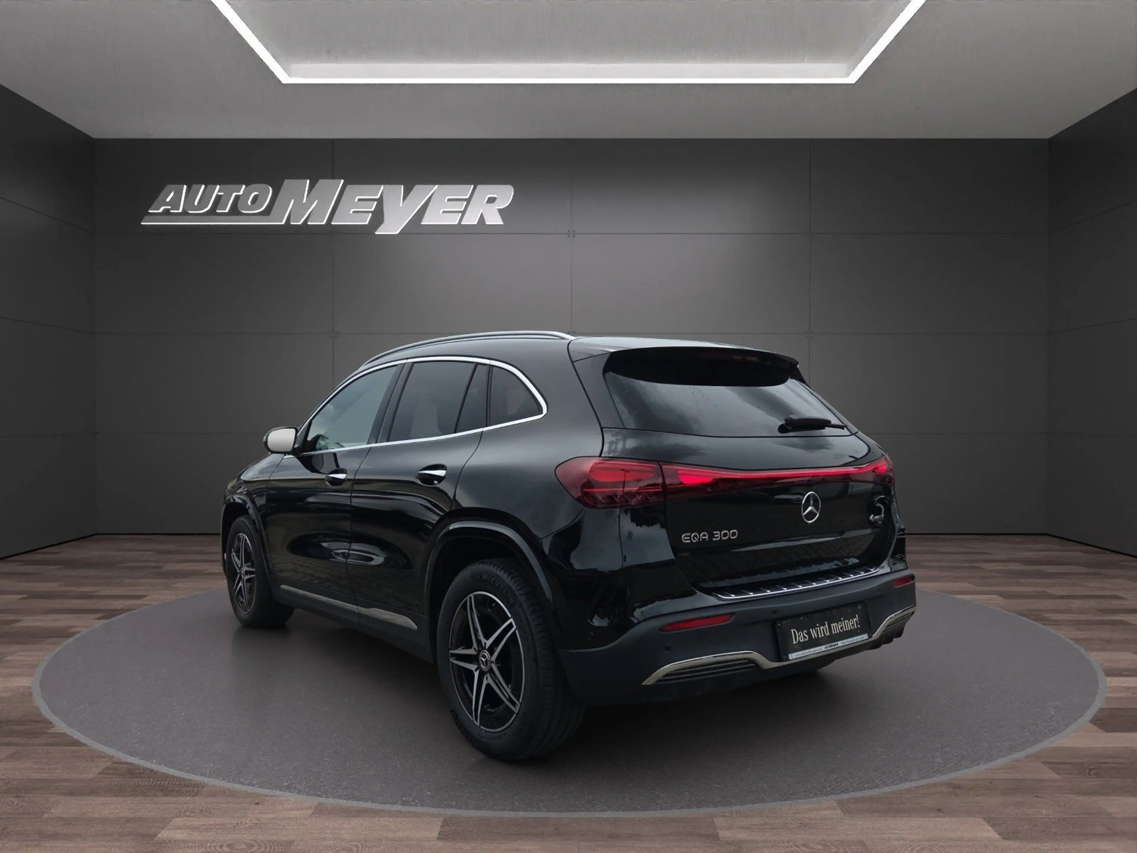 Mercedes-Benz EQA 300 4M AMG PREMIUM+AHK+PANO+FAHRASSI+HUD+360 — photo 4