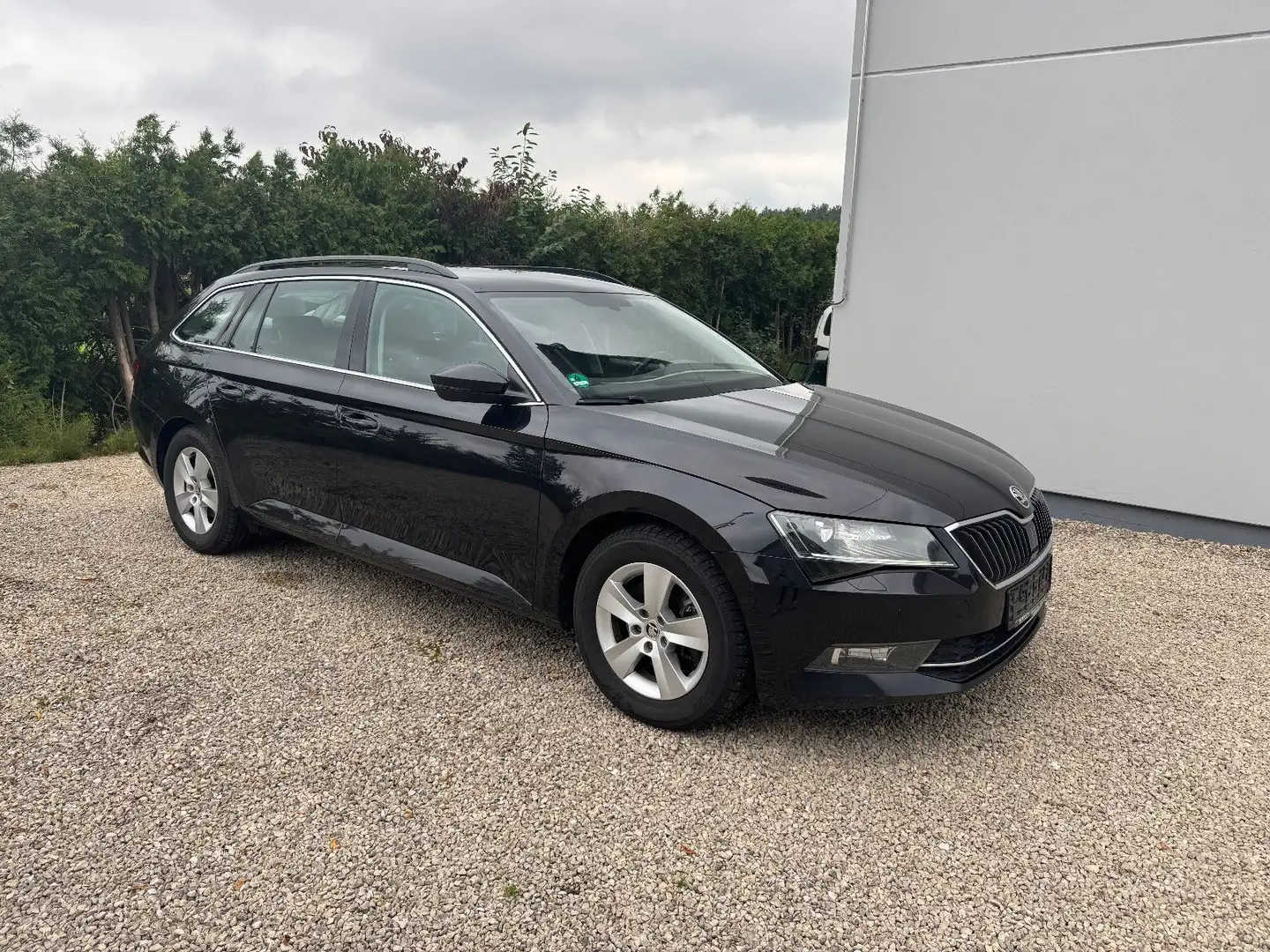 Skoda Superb Combi Ambition 2,0 TDI,Bi-Xenon,PTS,SHZ, Schwarz - 2