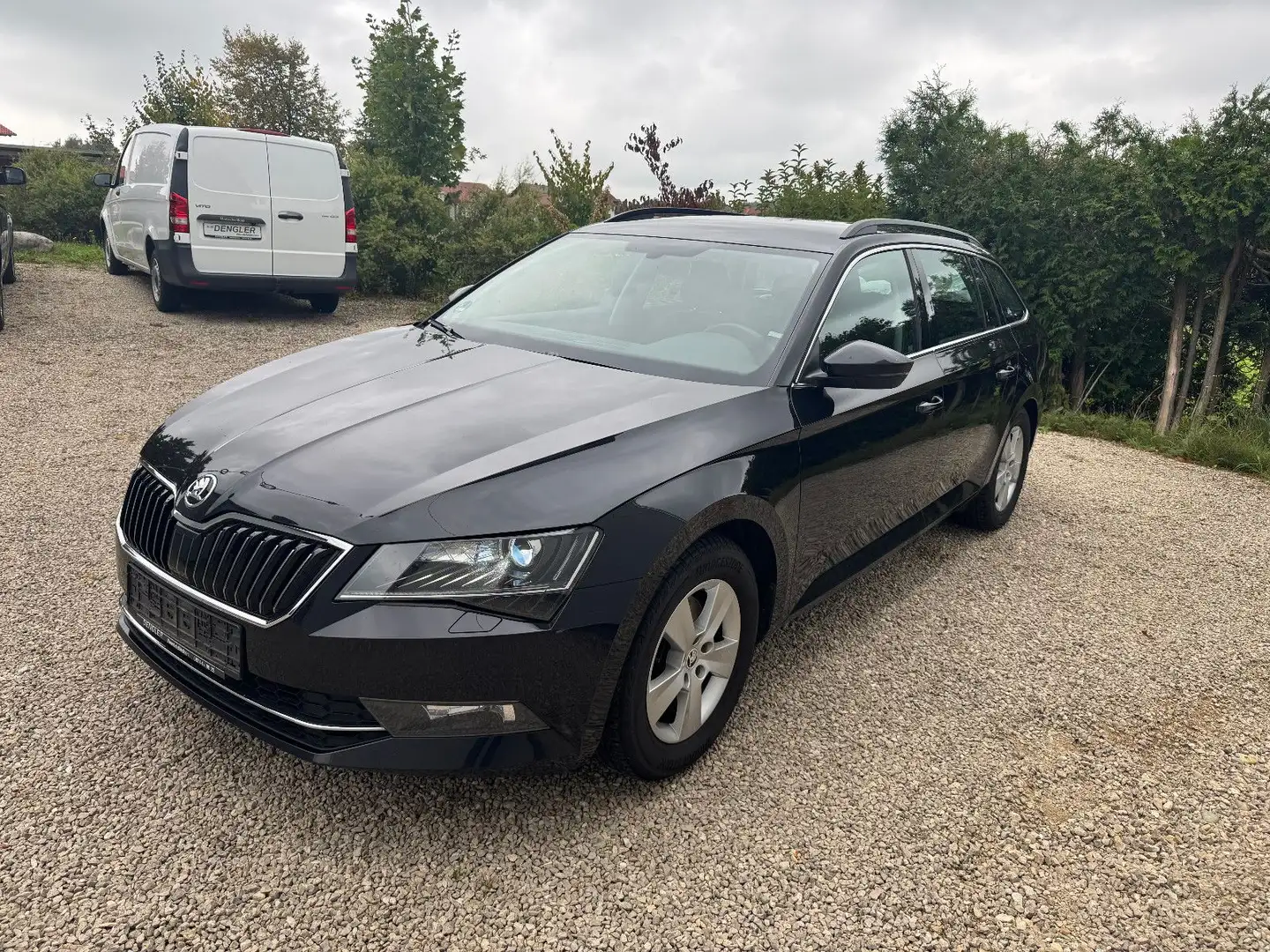 Skoda Superb Combi Ambition 2,0 TDI,Bi-Xenon,PTS,SHZ, Schwarz - 1