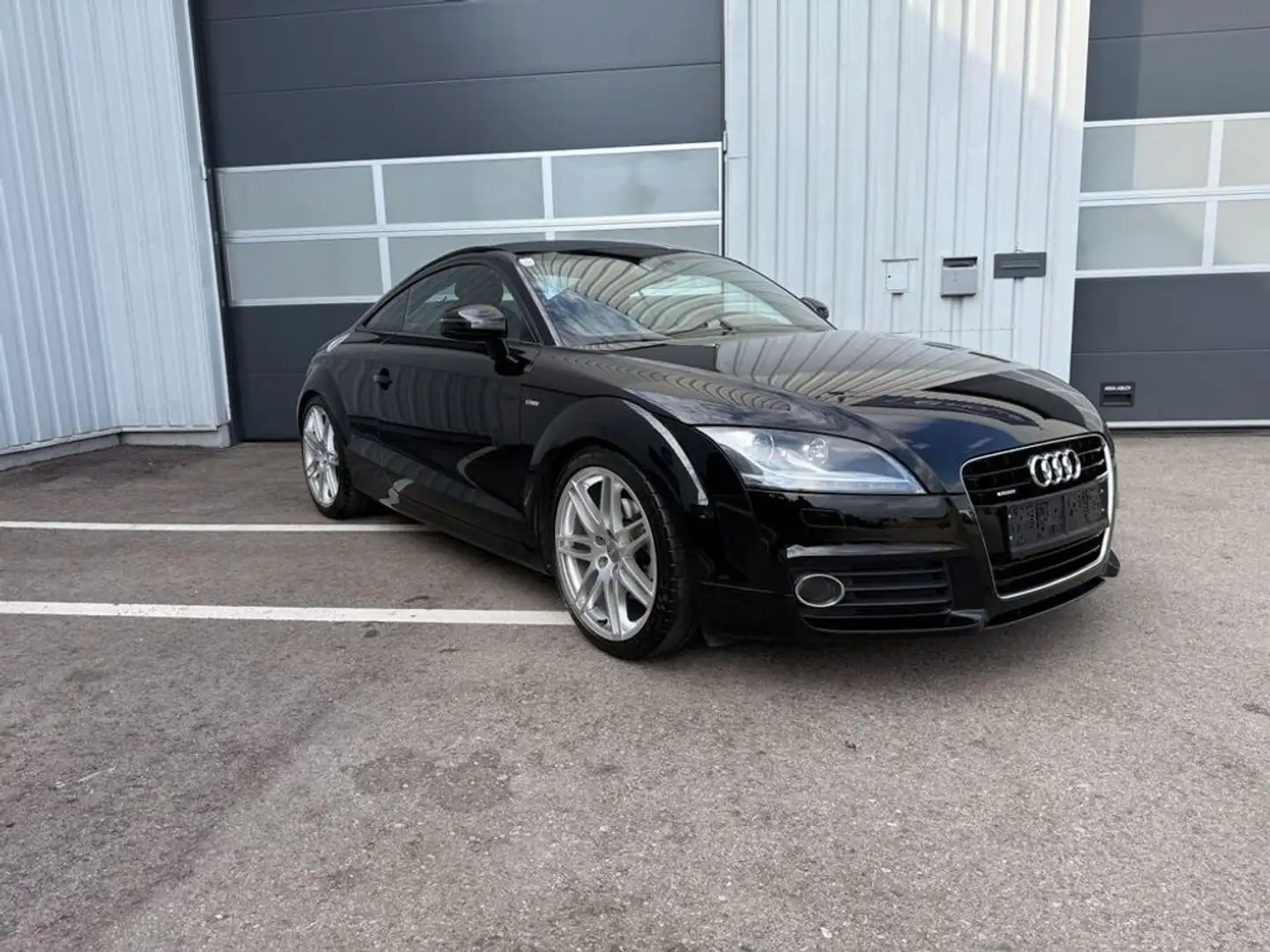Audi TT 2.0 TFSI Quattro Coupe Schwarz - 2