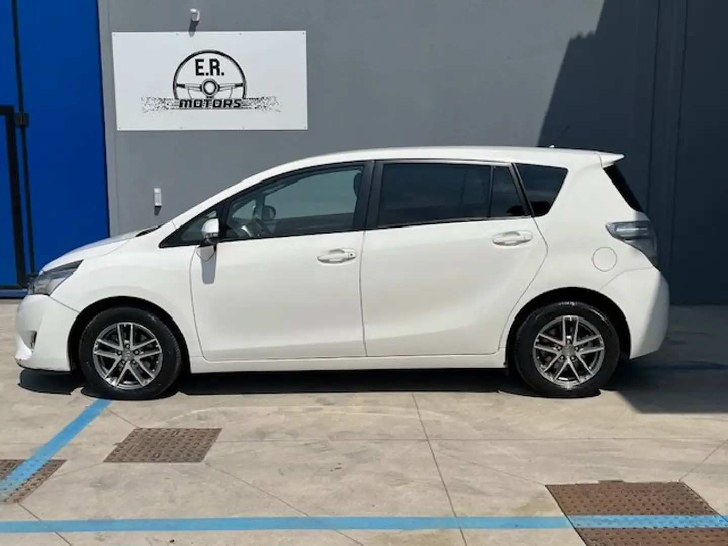 Toyota Verso Verso 1.6 D ACTIVE 5 POSTI EURO 6B Bianco - 2