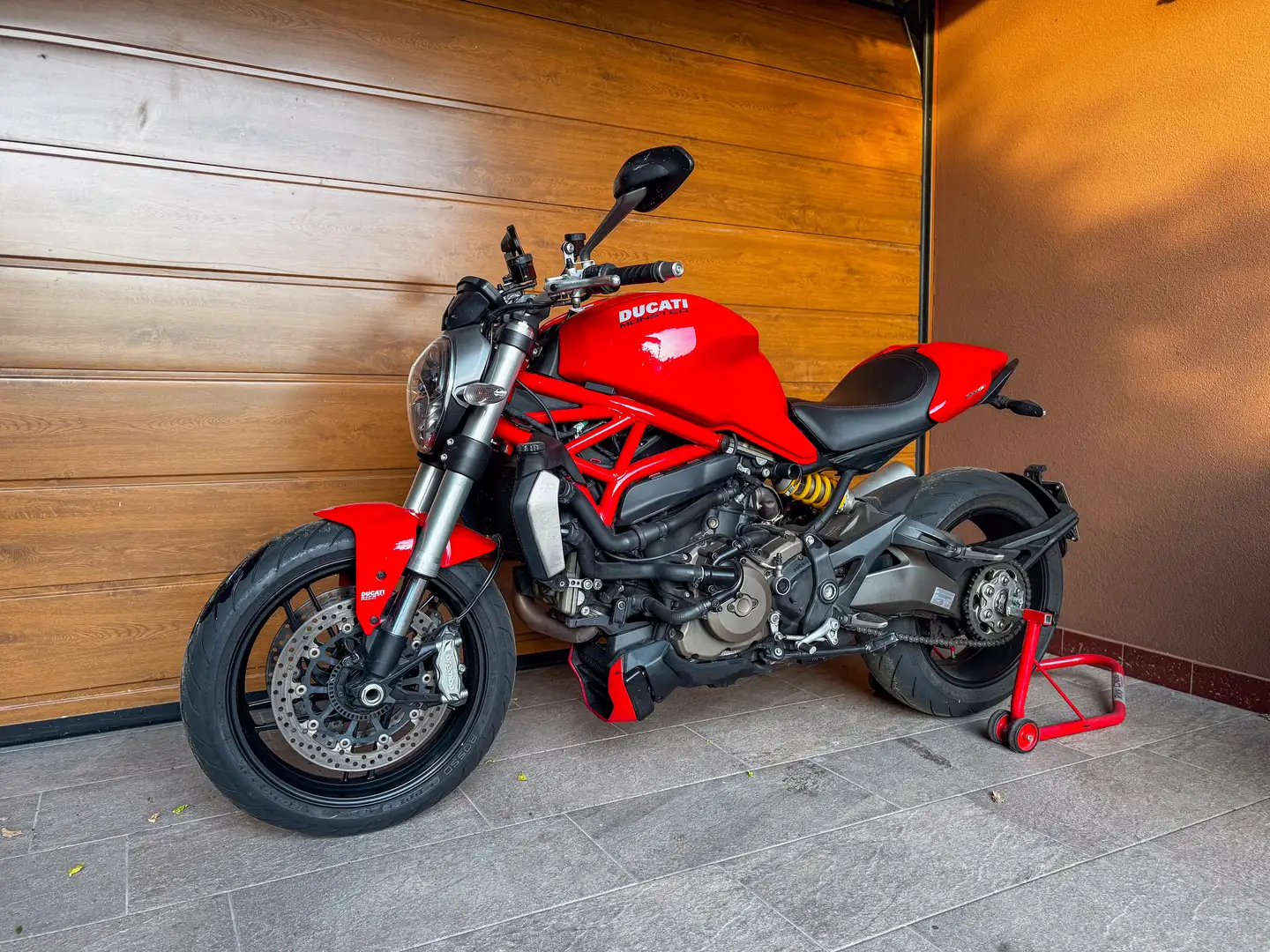 Ducati Monster 1200 Rot - 2