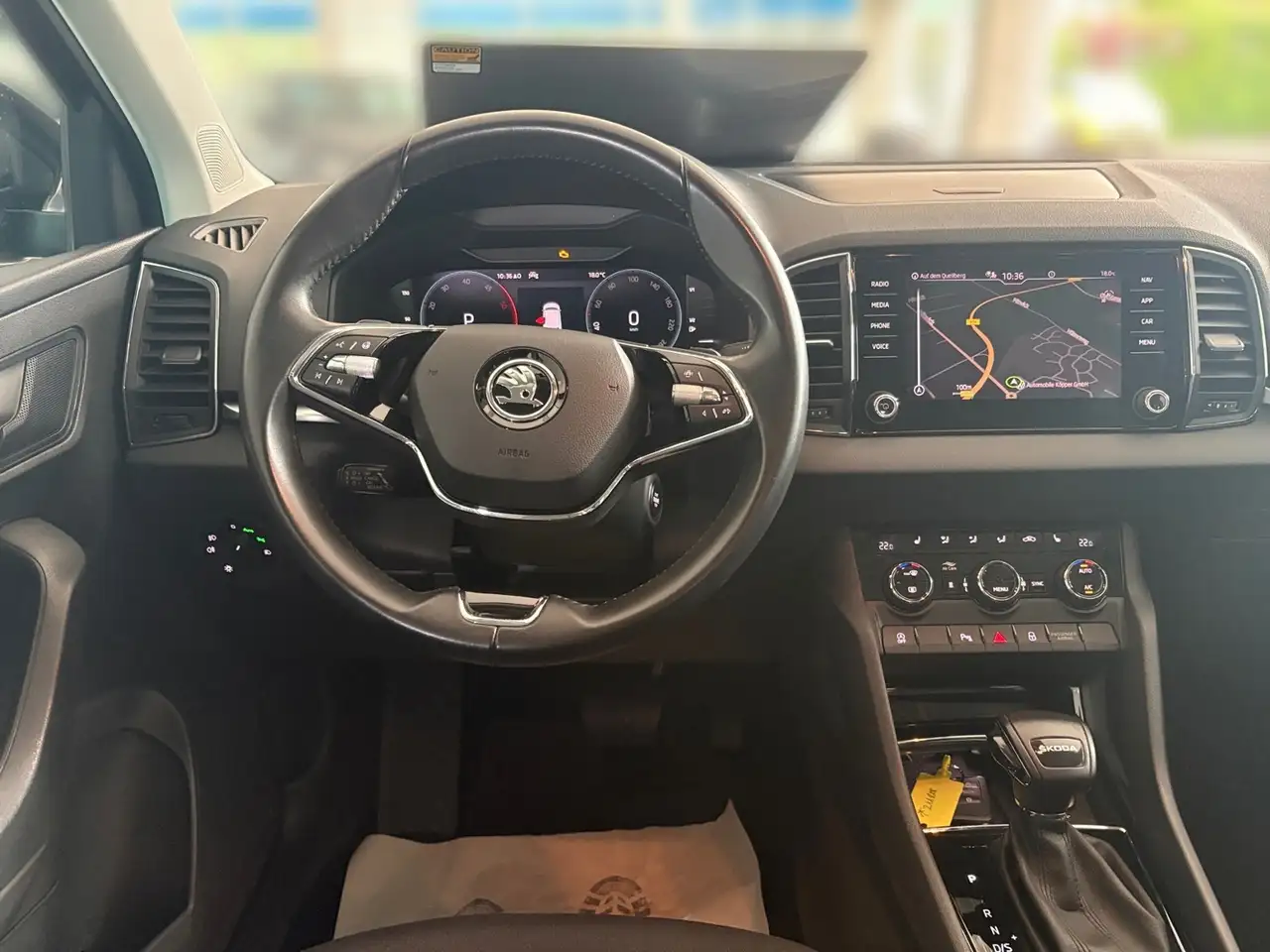 Skoda Karoq AMBITION 2.0 TDI 115PS DSG +AHK+LED+ACC+RKAM+VIRT, миниатюра 12