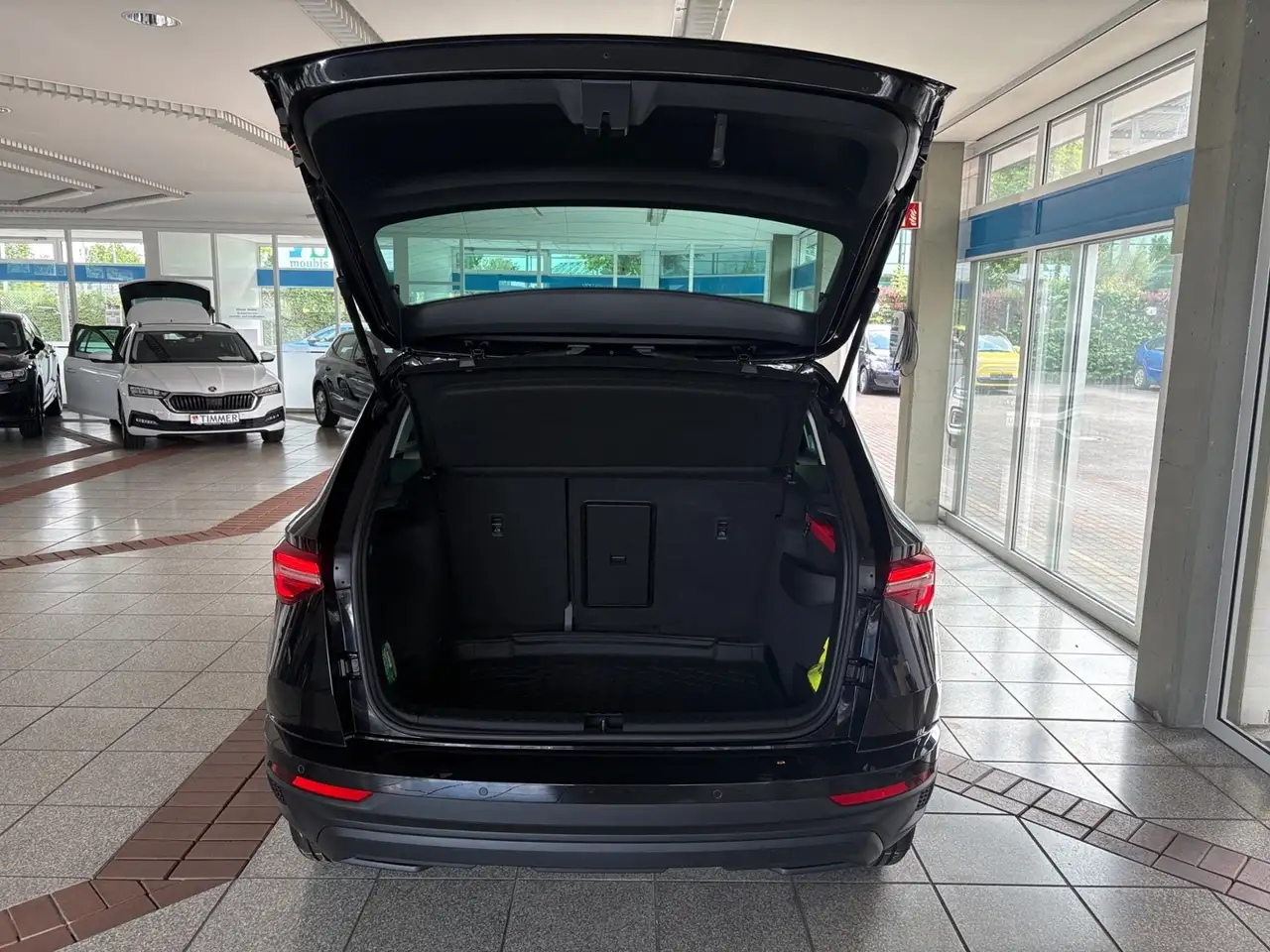Skoda Karoq AMBITION 2.0 TDI 115PS DSG +AHK+LED+ACC+RKAM+VIRT, миниатюра 17