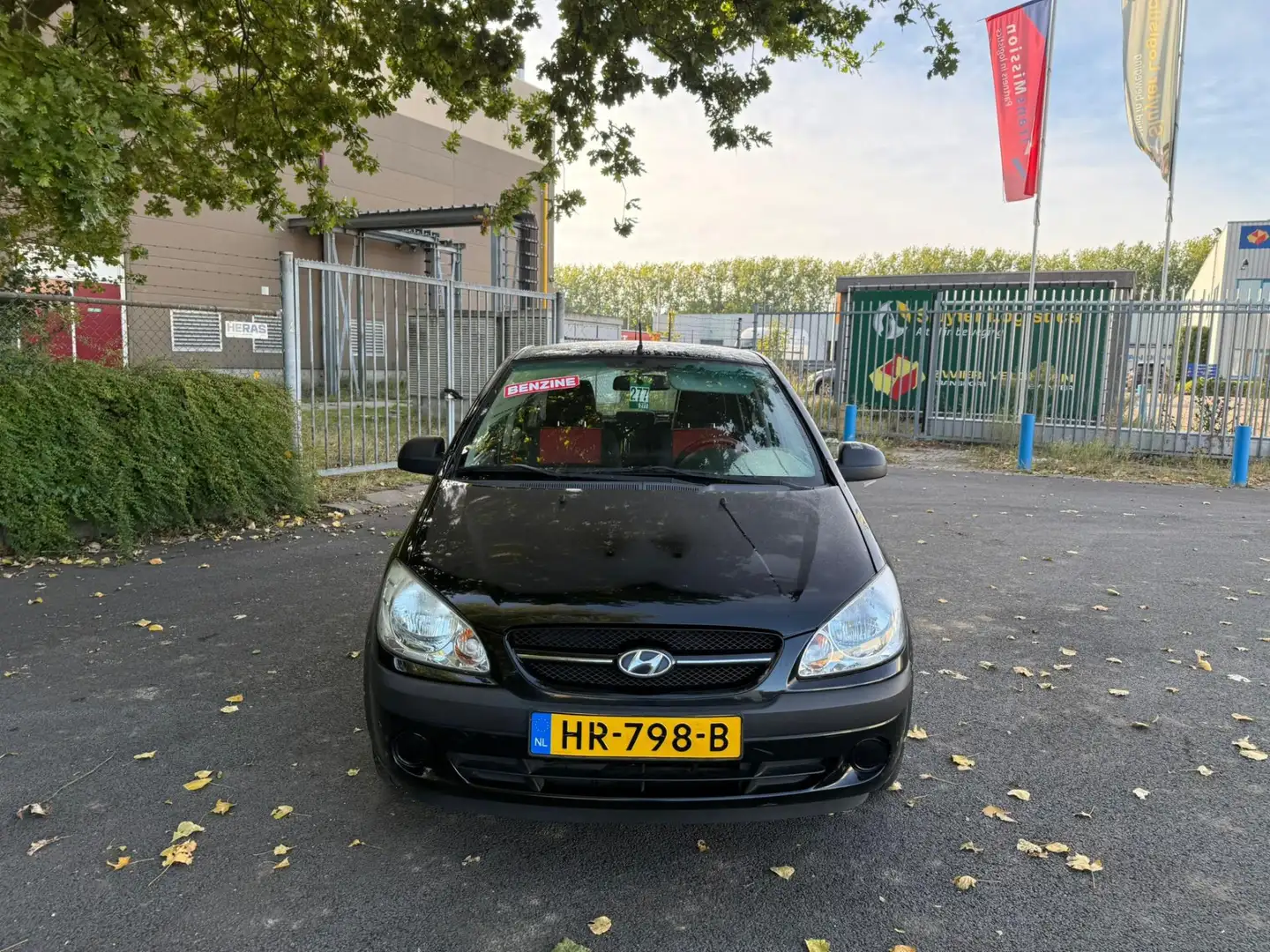 Hyundai Getz 1.1i Active Young ZO INGERUILD ZO WEG PRIJSJE Zwart - 2
