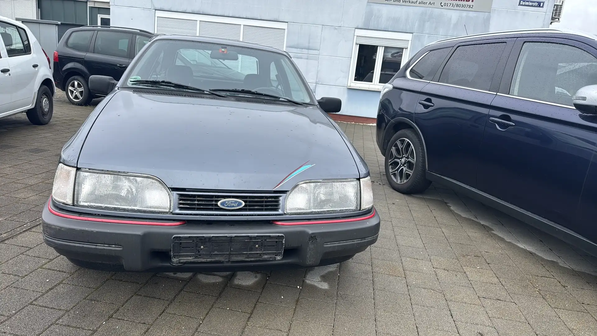 Ford Sierra Sierra Coupe CLX Blau - 2