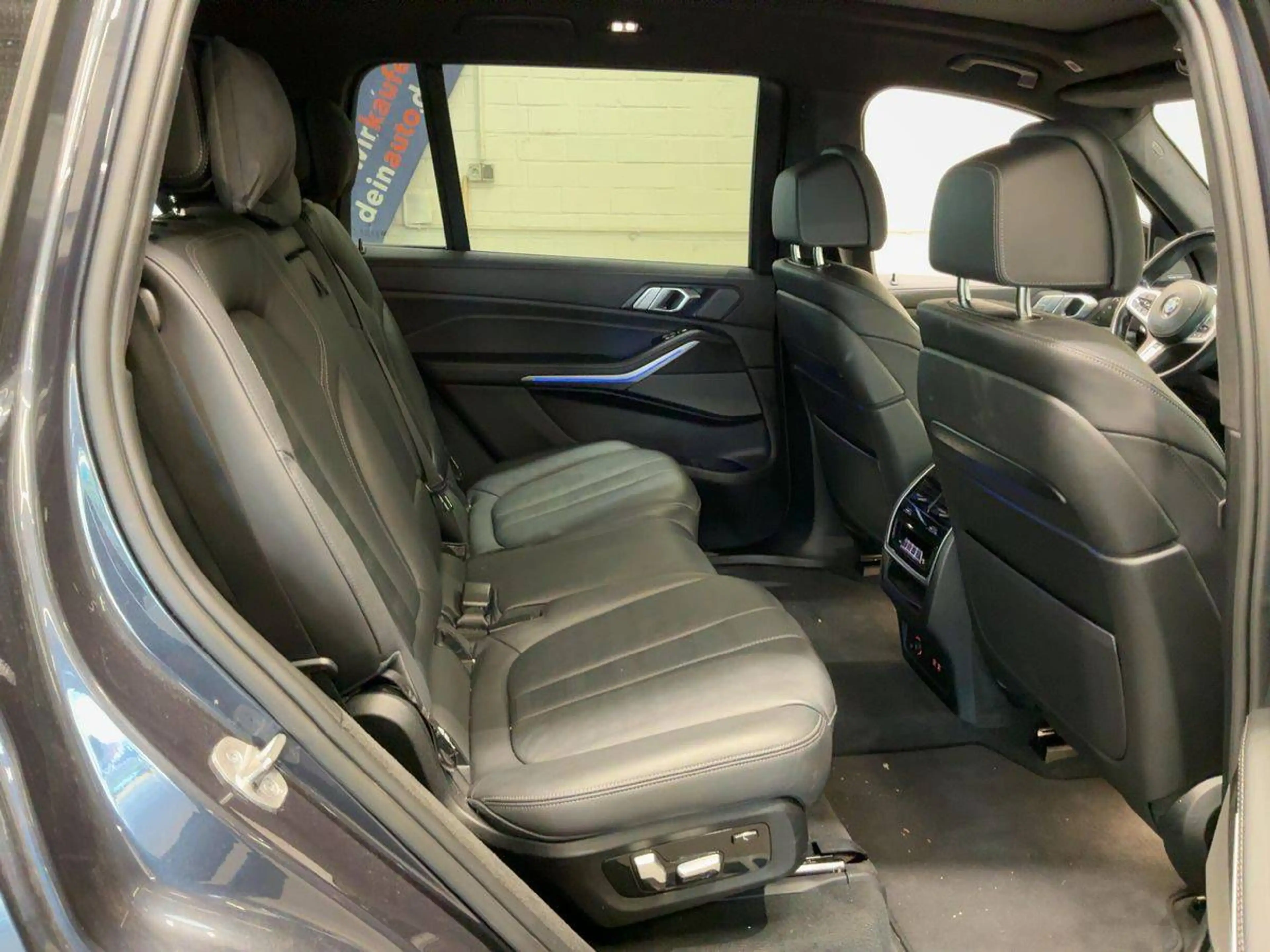 BMW X7 xDrive 40 d M Sport — photo 12