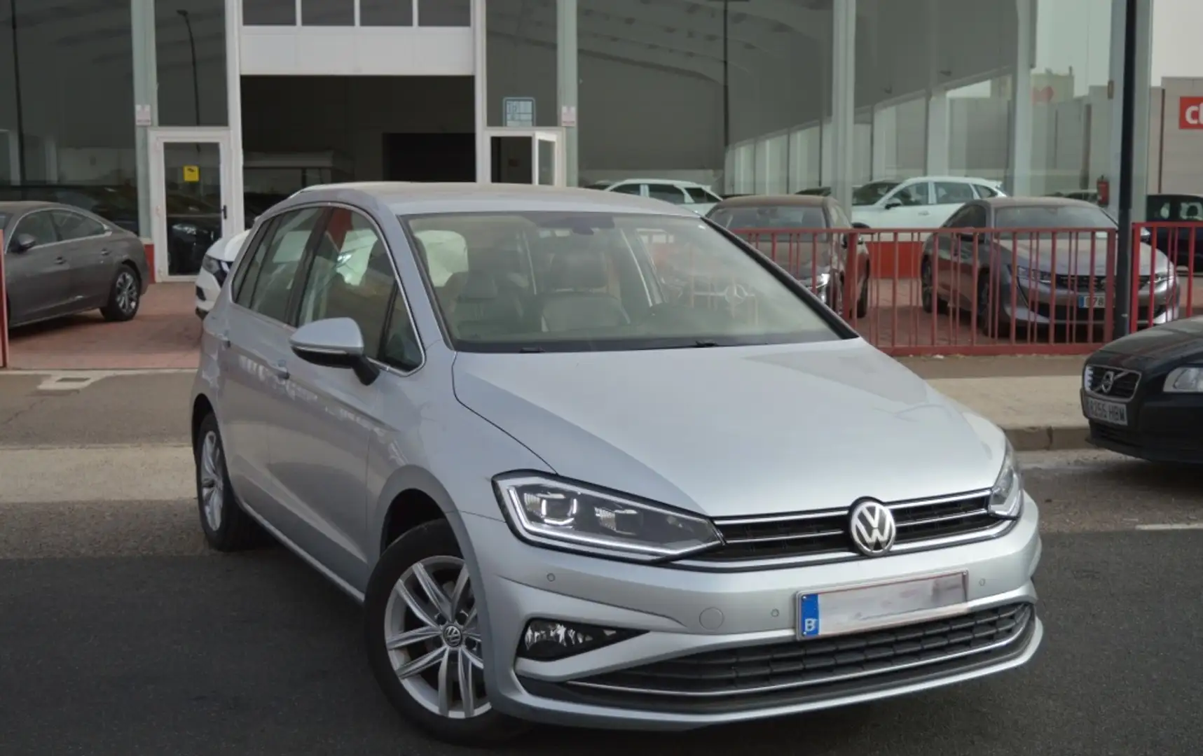 Volkswagen Golf Sportsvan 1.6TDI CR Sport 85kW Gris - 2