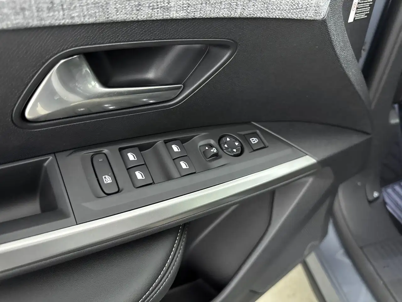 Peugeot 5008 2026 — фото 15