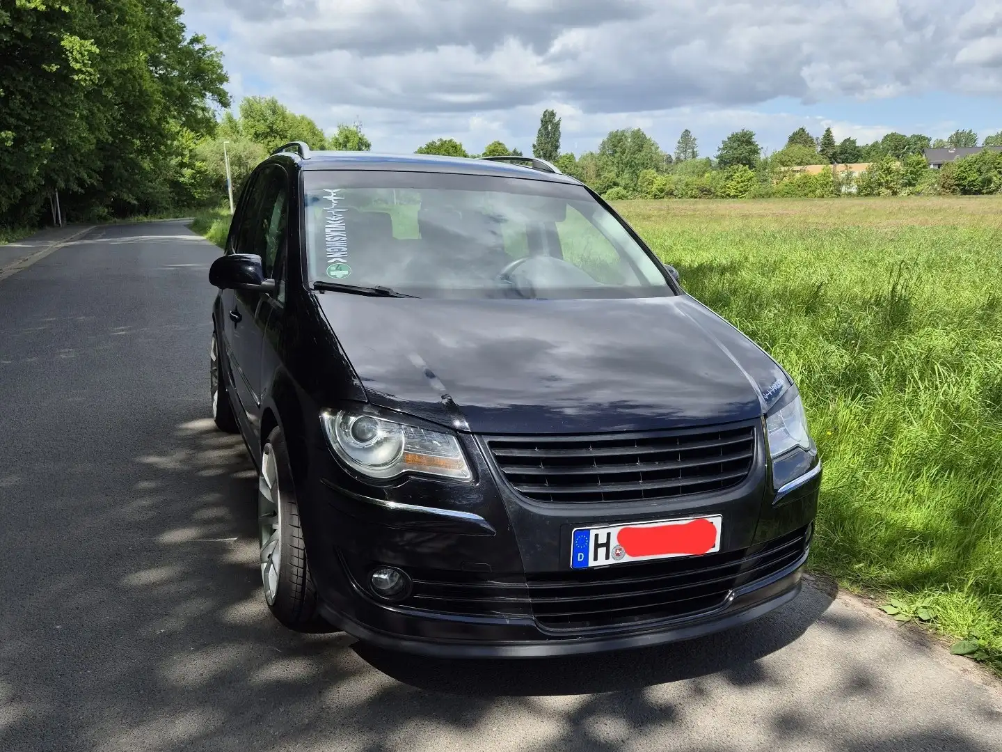 Volkswagen Touran Highline, 7 Sitzer, Tuning Schwarz - 1