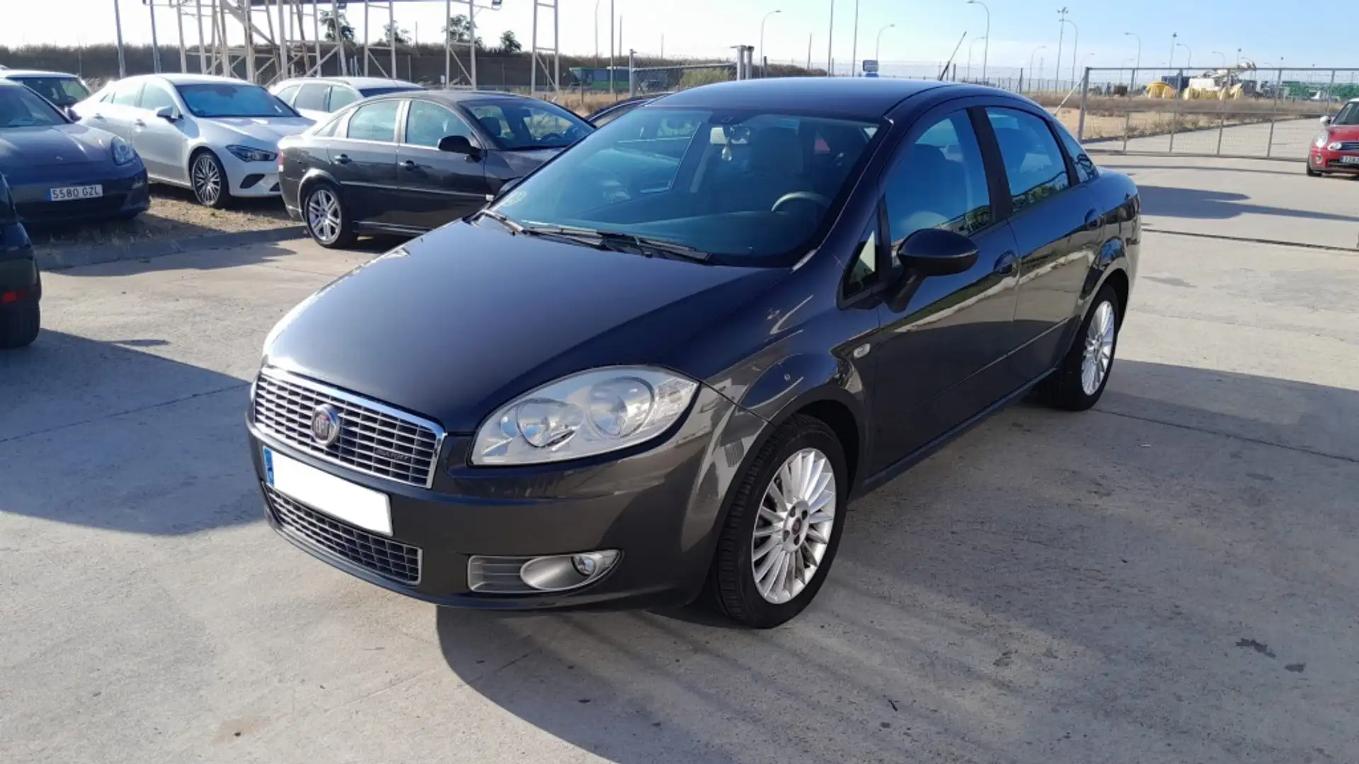 Fiat Linea 1.3Mjt Active Grijs - 1