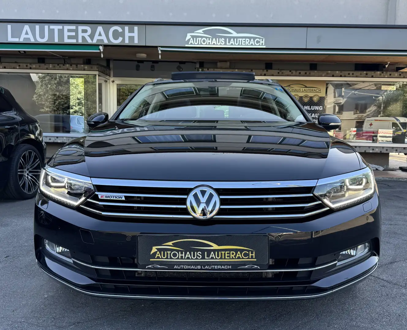 Volkswagen Passat Variant Highline 2.0 TDI 4Motion DSG *PANORAMA *KAM *VIRT Schwarz - 2
