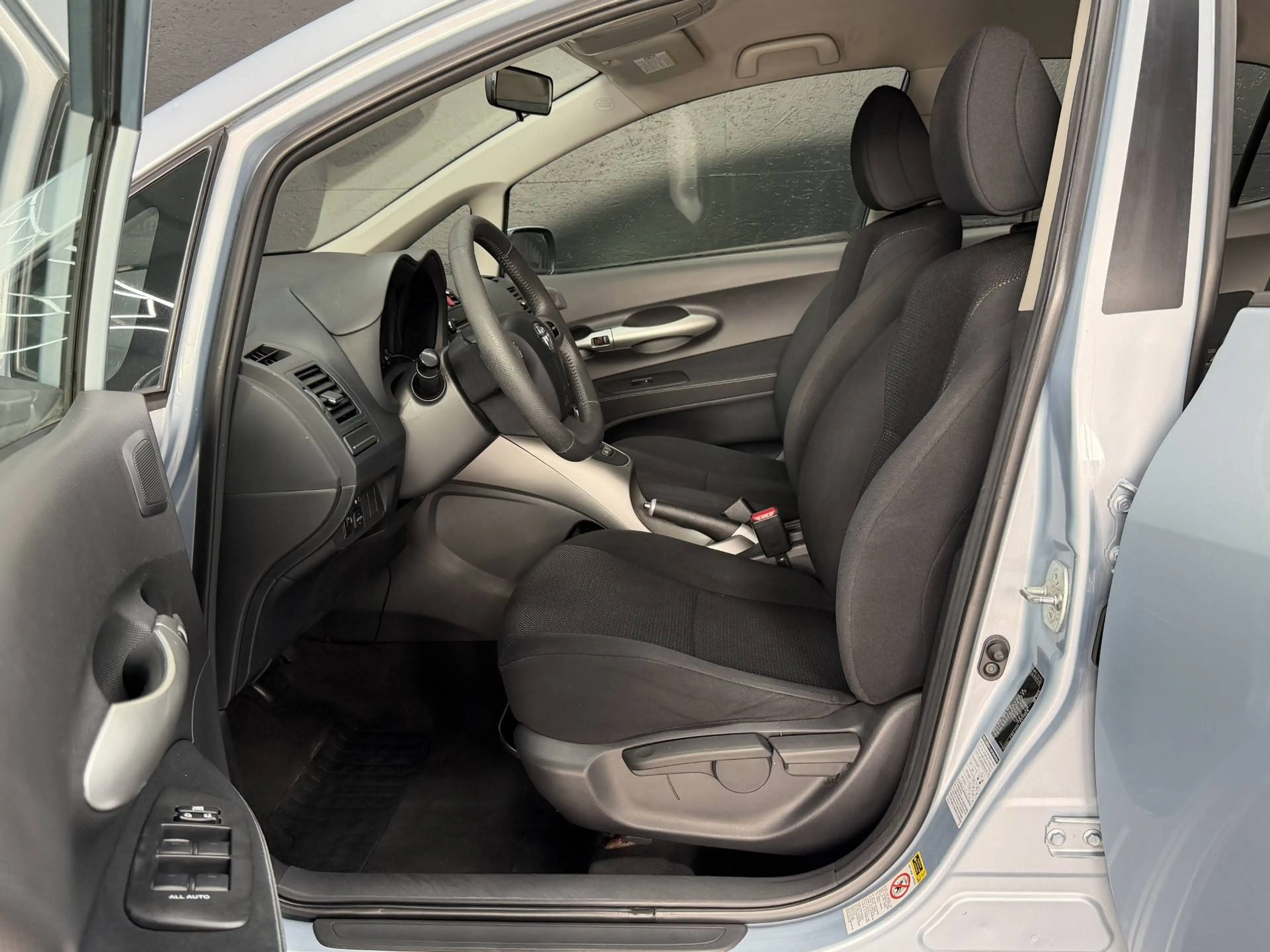 Toyota Auris Auris HEV 1.8i HSD Premium CVT * AIRCO * CARNET COMPLET * GARANTIE ** — photo 11