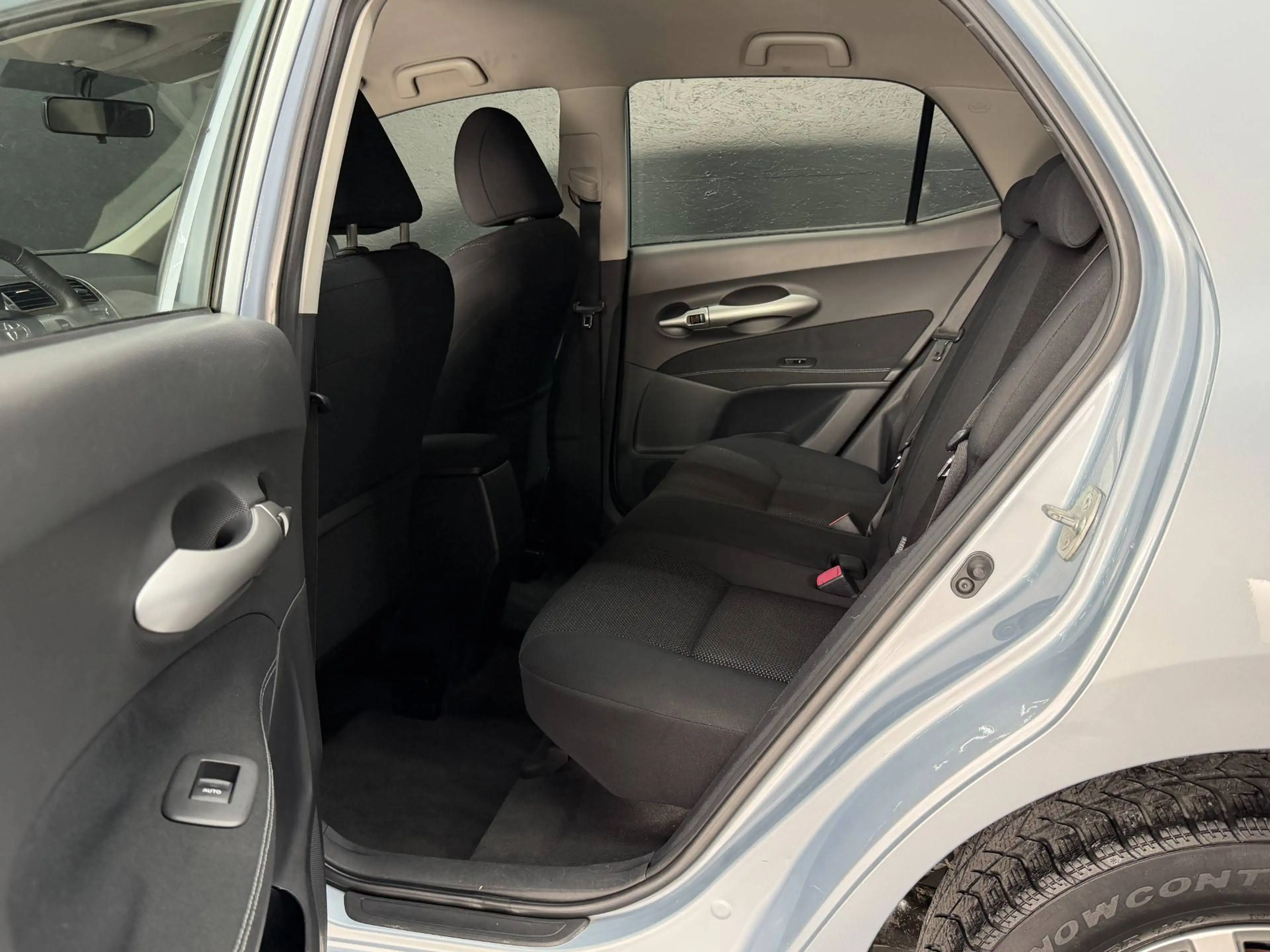 Toyota Auris Auris HEV 1.8i HSD Premium CVT * AIRCO * CARNET COMPLET * GARANTIE ** — photo 12