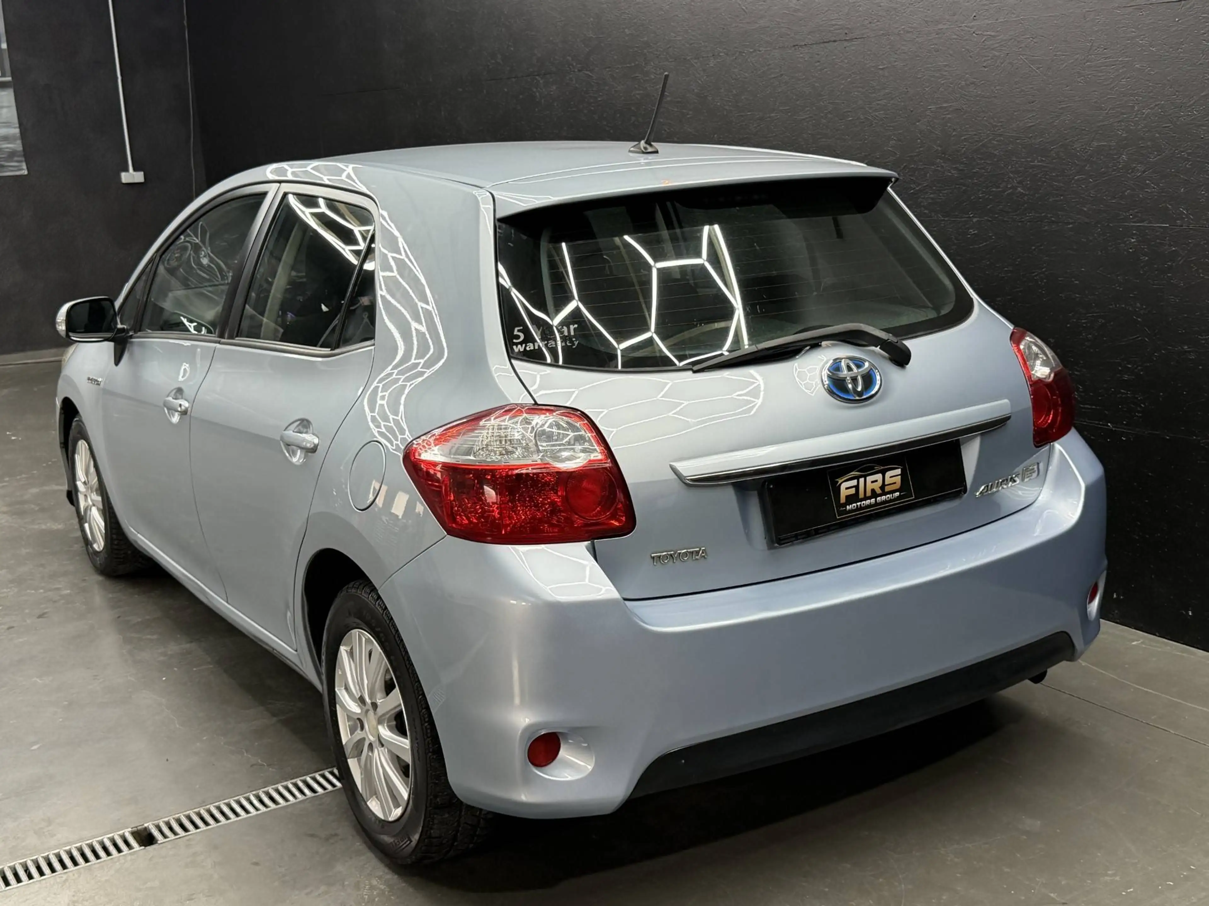 Toyota Auris Auris HEV 1.8i HSD Premium CVT * AIRCO * CARNET COMPLET * GARANTIE ** — photo 4