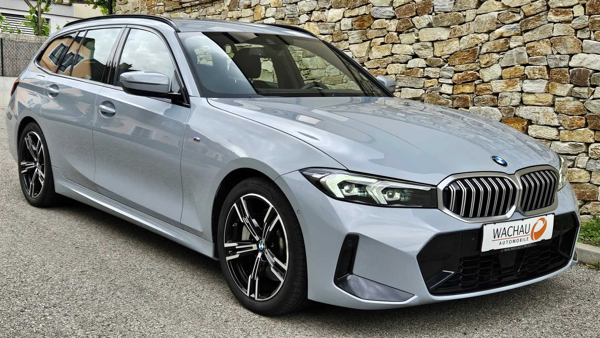 BMW 330 *i xDrive Touring G21*M-Paket*ACC*NP: 73.310* Gris - 1