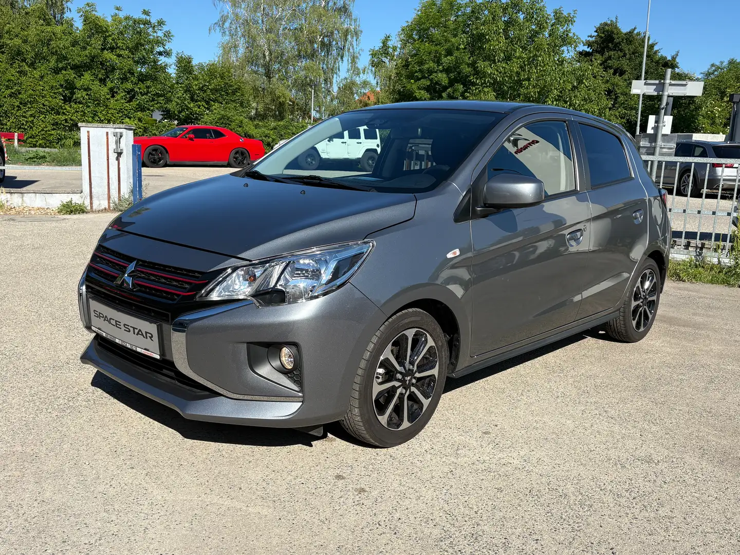 Mitsubishi Space Star 1,2 MIVEC Invite AS&G Aut. Grau - 1