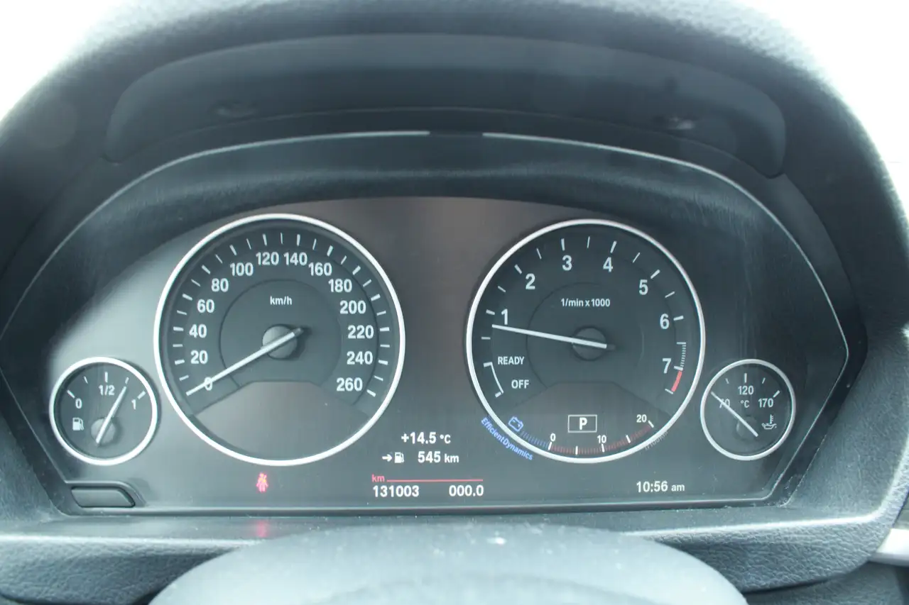 BMW 3 Series снимка BMW 3 Series