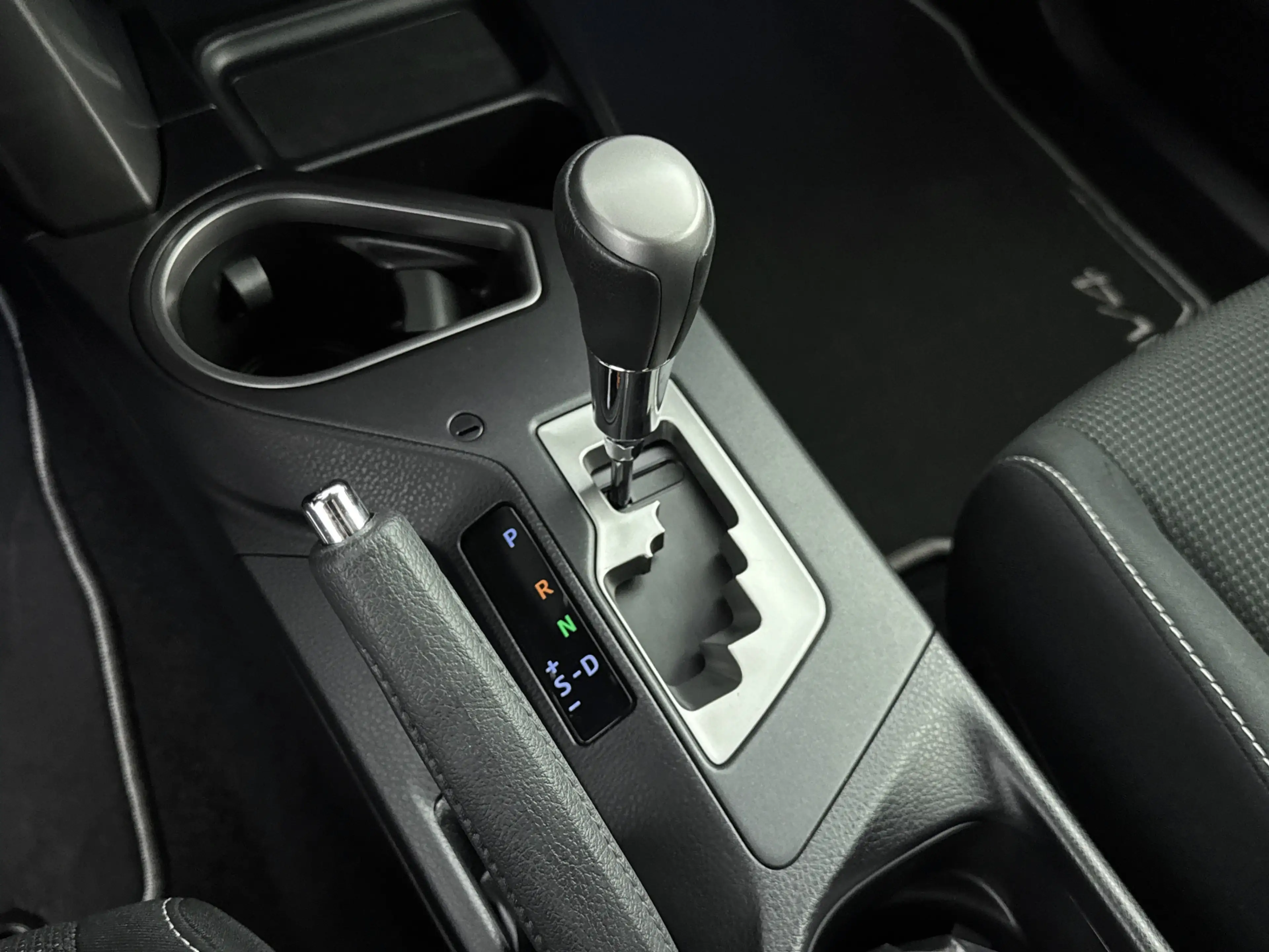 Toyota RAV 4 2.5 Hybrid Style | Parkeersensoren | Stoelverwarmi — photo 10