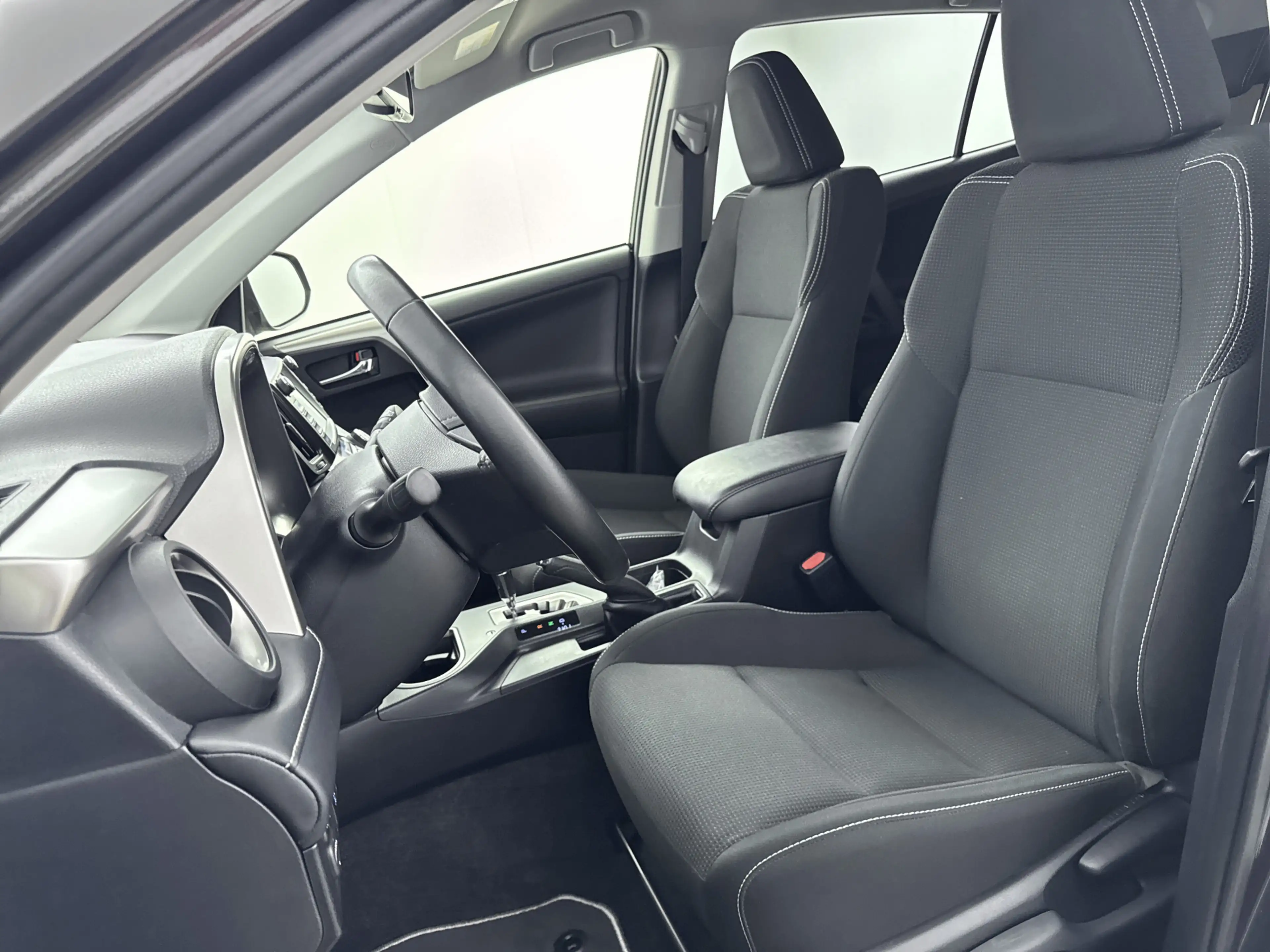 Toyota RAV 4 2.5 Hybrid Style | Parkeersensoren | Stoelverwarmi — photo 15